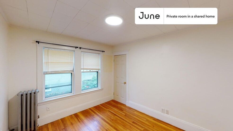 Building Photo - Room in Shared 3 bed/1 bath home