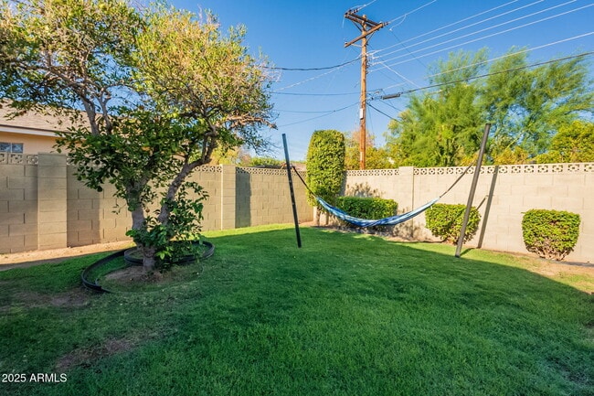 Building Photo - 3519 N 63rd Pl