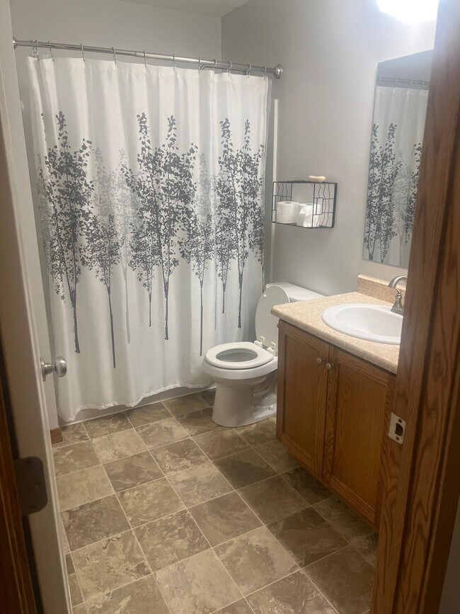 Building Photo - 1526 18th Ct SE