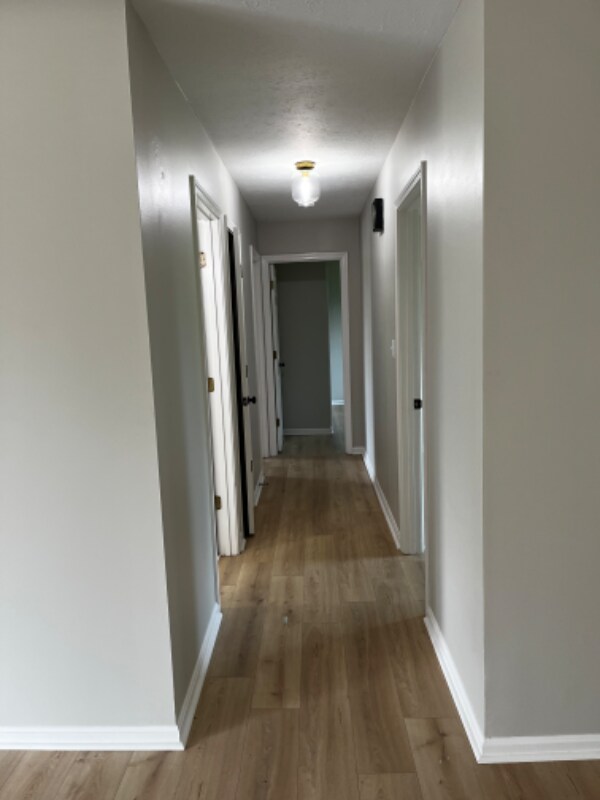 Building Photo - 3905 Carriage Hill Dr