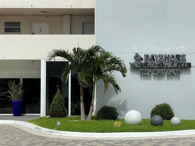 Building Photo - 7904 West Dr