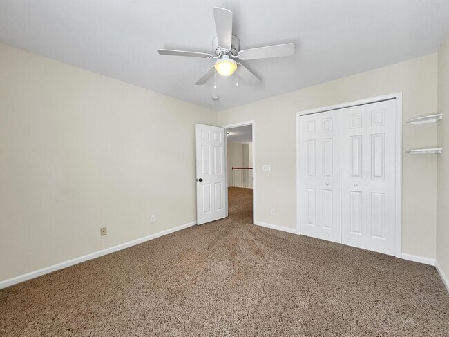 Building Photo - 4824 Willow Brook Ln