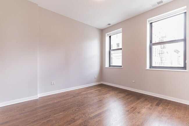 Building Photo - 209 W Ohio St