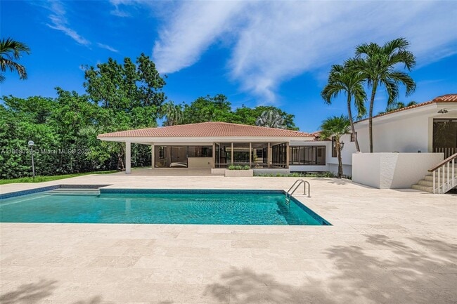 Building Photo - 8118 Los Pinos Blvd