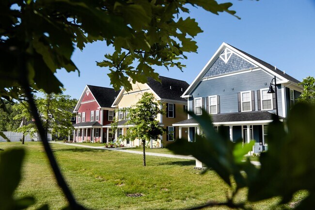 Building Photo - 228 Bayberry Cir