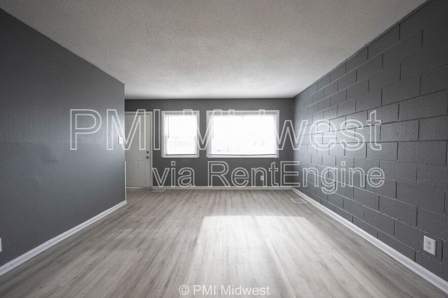 Building Photo - 6056 E 16th St