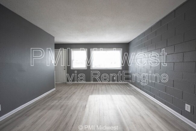 Building Photo - 6056 E 16th St