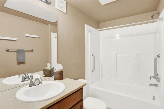 Building Photo - 1144 Rockhurst Dr