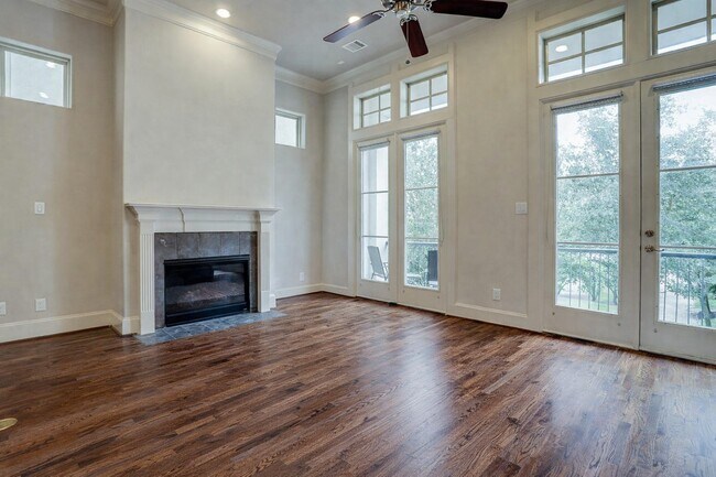 Building Photo - 10912 Wrenwood Park