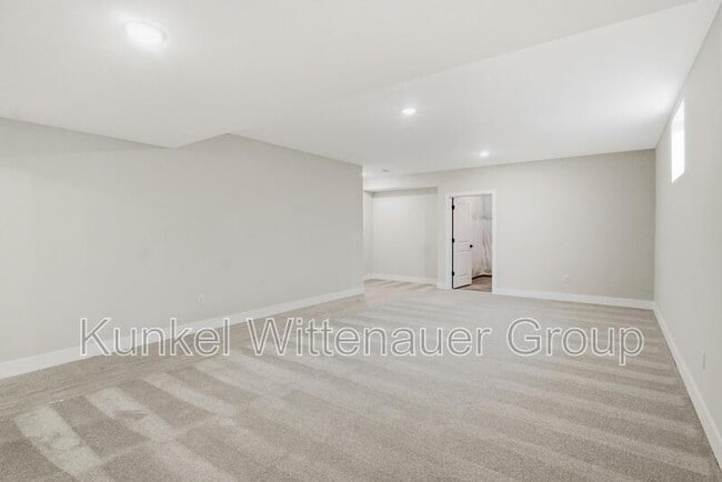 Building Photo - 829 Bushwood Way