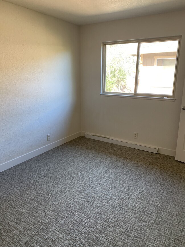 Building Photo - 167 Lincoln Way