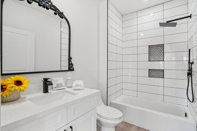 Building Photo - 64382 Spyglass Ave