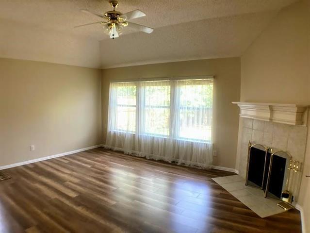 Building Photo - 4806 Redwood Dr