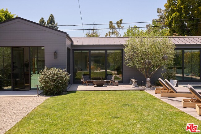 Building Photo - 519 Moreno Ave