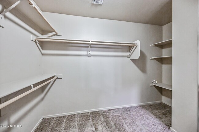 Building Photo - 2060 E Heartwood Ln