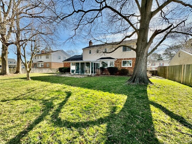 Building Photo - READY NOW!! Updated 5-Bedroom Home w/Fenced Backyard, Attached Garage  & Sunroom - Pet Friendly!