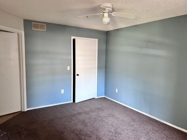 Building Photo - 2Bed/2Bath Condo available at  Villas Del ...