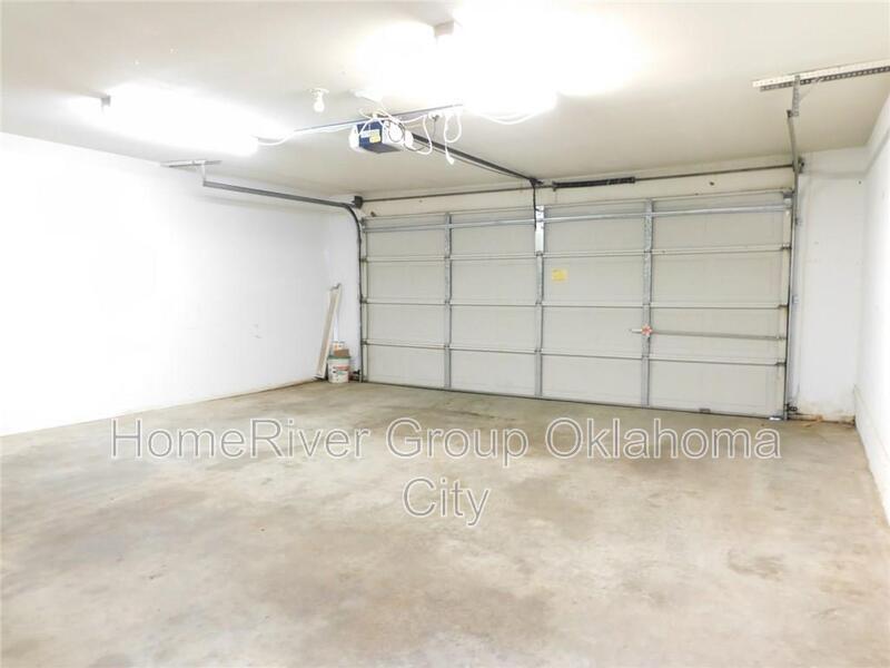 Building Photo - 1330 Hunters Ridge Rd