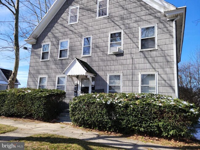 Building Photo - 301 Buffalo Ave