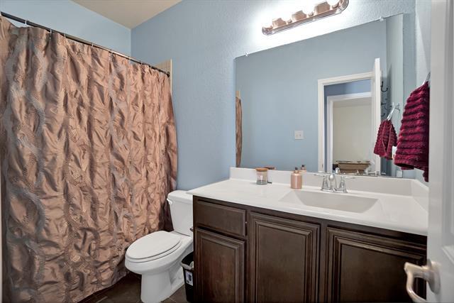 Building Photo - 515 Elm Grove