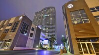 Building Photo - Panorama Towers T2, 104- Pool Views from t...