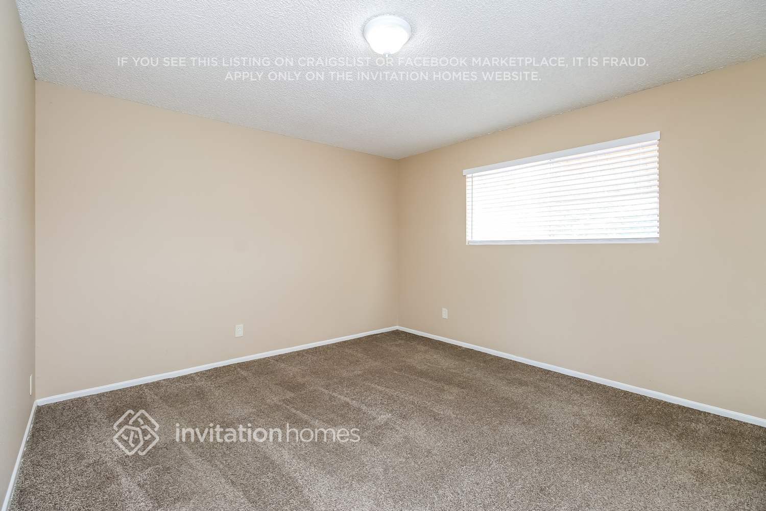 Building Photo - 2463 E Fairbrook St