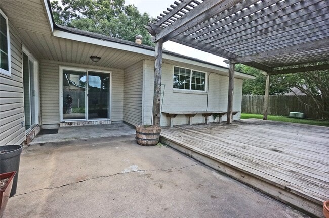 Building Photo - 1922 Westlake Way