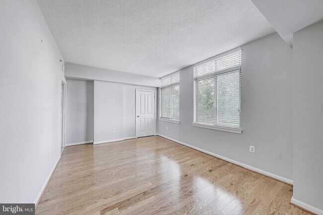 Building Photo - 4480 Market Commons Dr