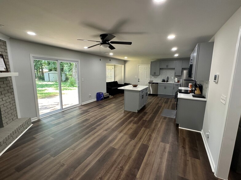 Kitchen - 2048 Quilt Ct