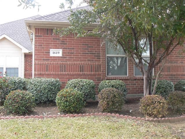 Building Photo - 1619 Northview Dr