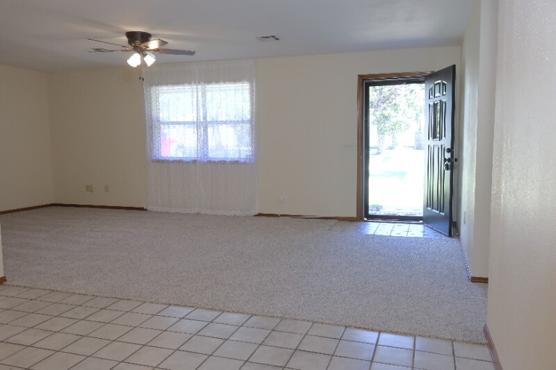 Building Photo - 610 E Peoria Ave