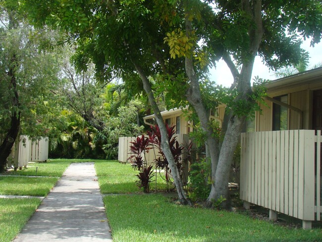 Building Photo - SPECIOUS ONE BEDROOM THEY ARE GOING VERY FAST