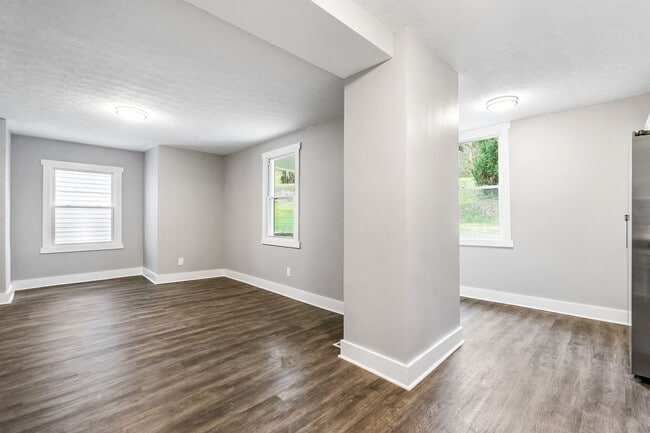 Building Photo - Completely Renovated 4 Bedroom Home in West View!!