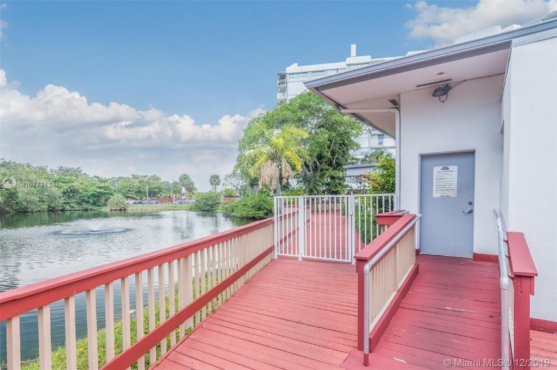 Building Photo - 1300 NE Miami Gardens Dr