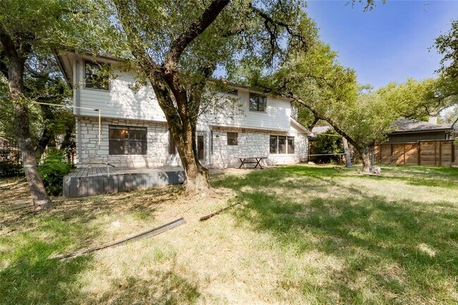 Building Photo - 10905 Wintergreen Hill
