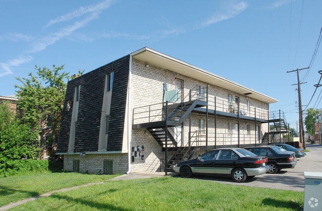 Building Photo - 30 Smith Pl