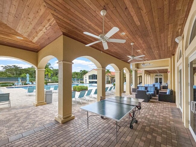 Building Photo - 5058 Glenville Dr