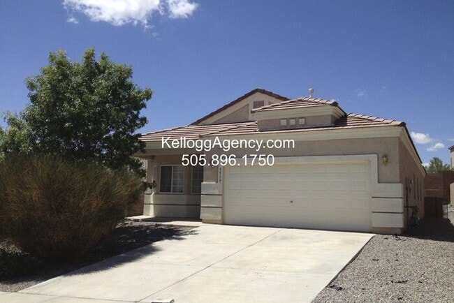 Primary Photo - 3BR/2Living in Enchanted Hills!
