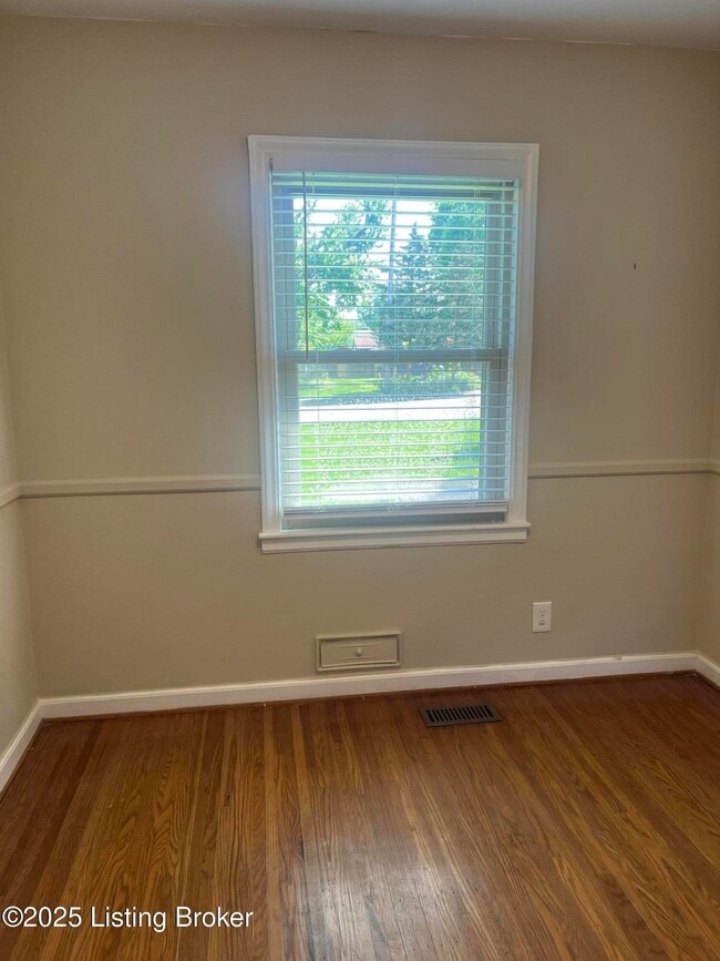 Building Photo - 2504 Browns Ln