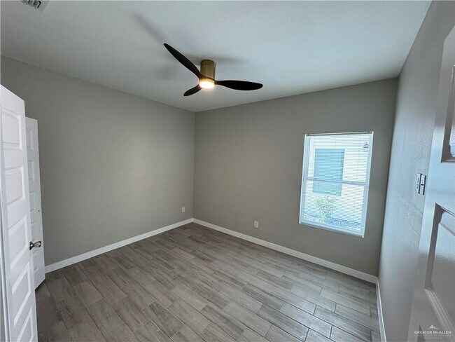 Building Photo - 3216 S Mia Ln