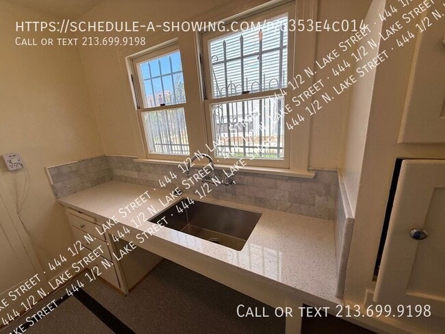 Building Photo - 444 1/2 N. Lake Street-
