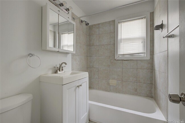 Building Photo - 52 Maryland Ave