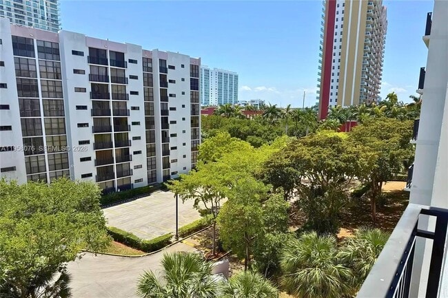 Building Photo - 16919 N Bay Rd