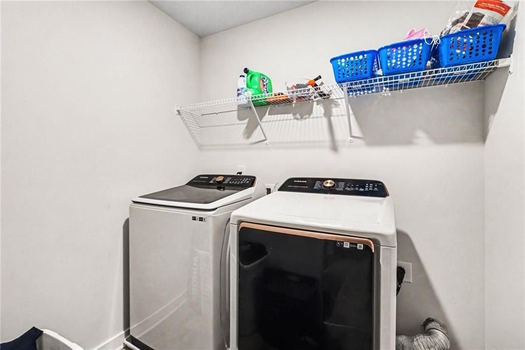 Building Photo - 3528 Station Dr