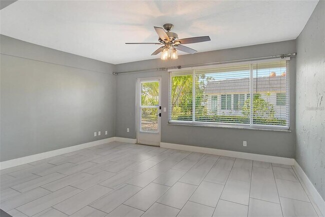 Building Photo - 2332 Canalbluff Pl