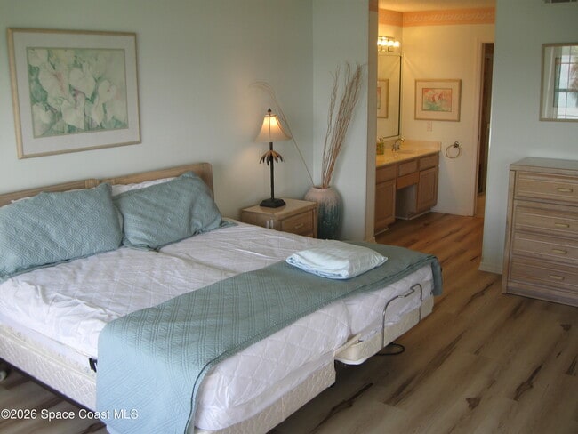 Building Photo - 630 S Brevard Ave