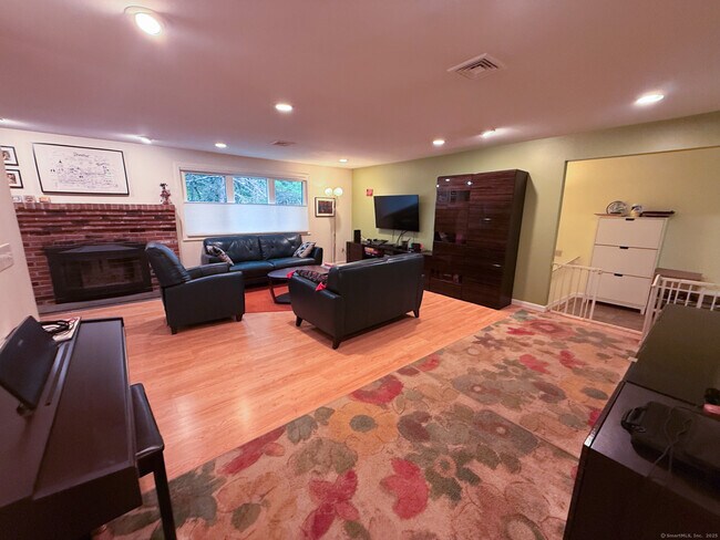 Building Photo - 57 Songbird Ln