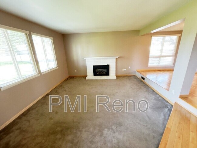 Building Photo - 1555 Foster Dr