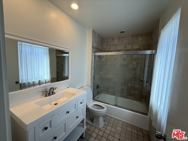 Building Photo - 5867 Cape Horn Dr