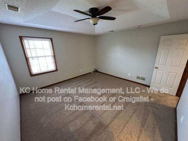 Building Photo - 6633 W 151st Pl